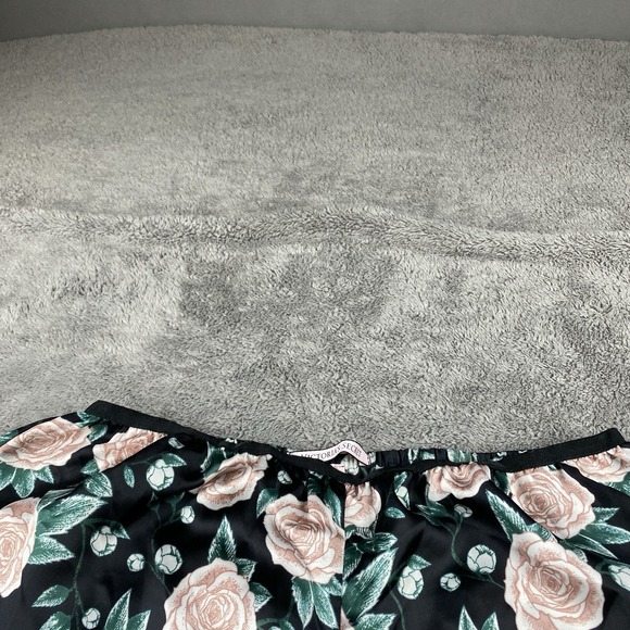 Victoria's Secret Retired Satin Sleep Shorts Womens Small Floral - Picture 2 of 13